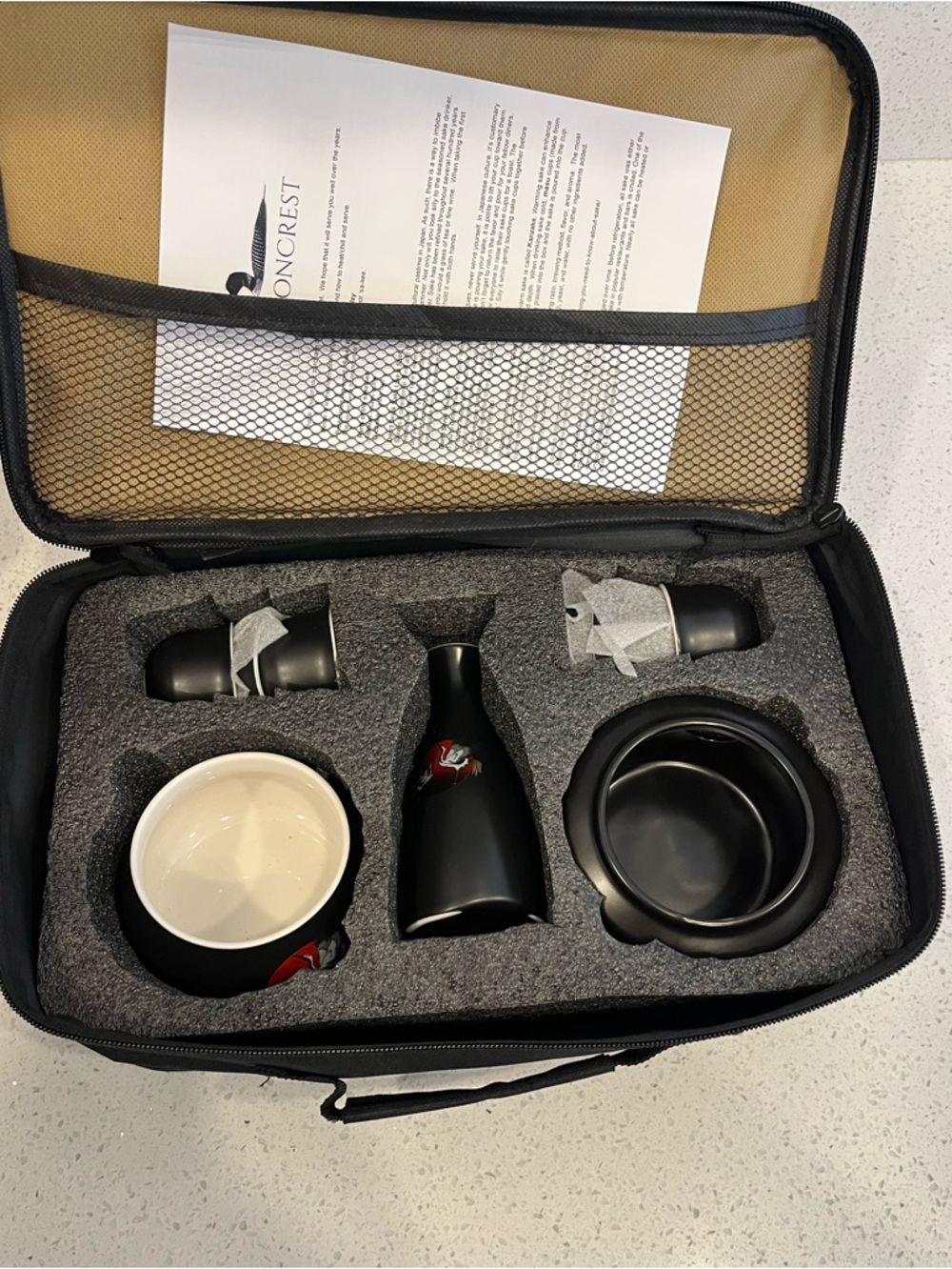 Sake Set With Crane Design & Travel Case NWT - Picture 6 of 9